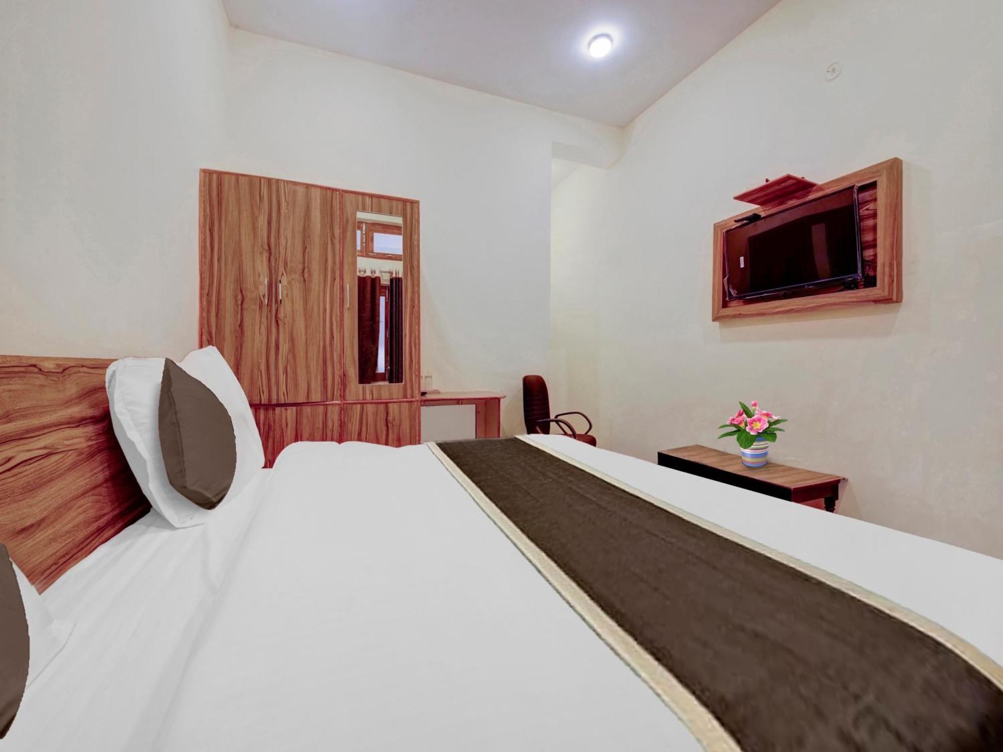 Hotel Kailasha Uttarkāshi Esterno foto